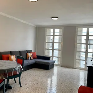  Apartamento Homeforguest Amplio Apartamento En Triana